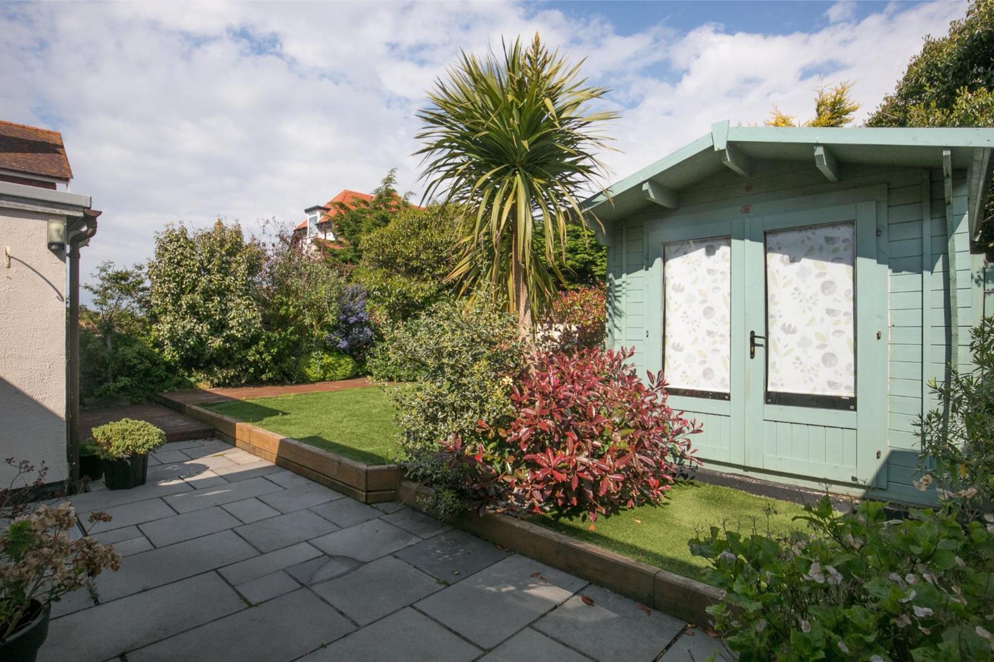 The On The - Sleeps 7 - Large Garden * Penrhyn Bay